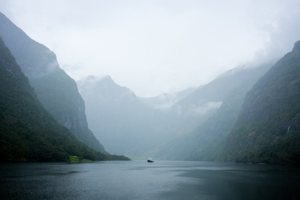 Nærøyfjord boat cruise
